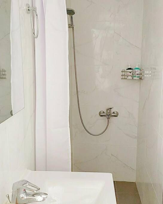 Sunny Two-Bedroom Apartment Next To Panathenaic Stadium Luaran gambar